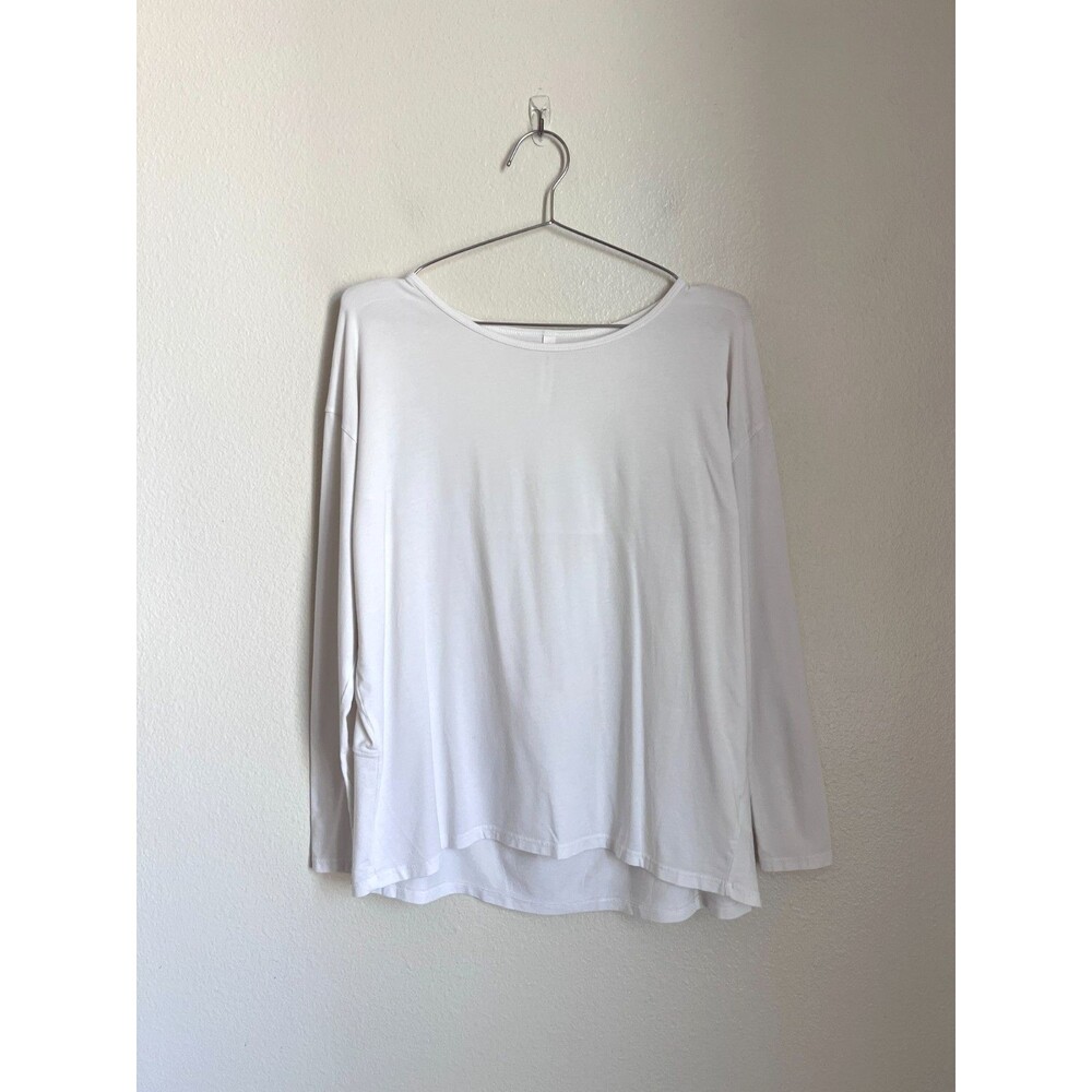 The Group by Babaton Aritzia Foundation Crew Long Sleeve in White Size SMALL